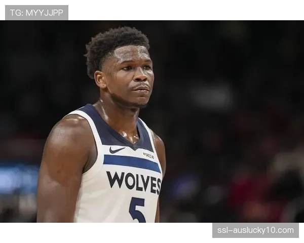 爱德华兹隔扣文班亚马点燃全场，森林狼半场领先马刺